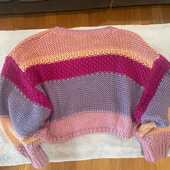 Cropped Chunky Knit Dolman Sweater - Picture 7 of 9